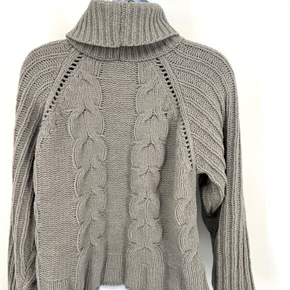 Harper Heritage Gray Plush Cropped Turtleneck Sweater Size S - Picture 3 of 8